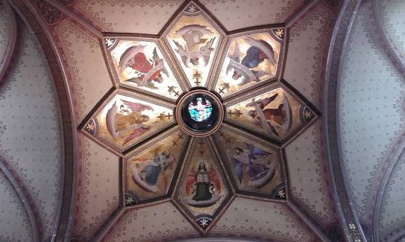 Cúpula pintada de la Parroquia de Nuestra Señora de Guadalupe